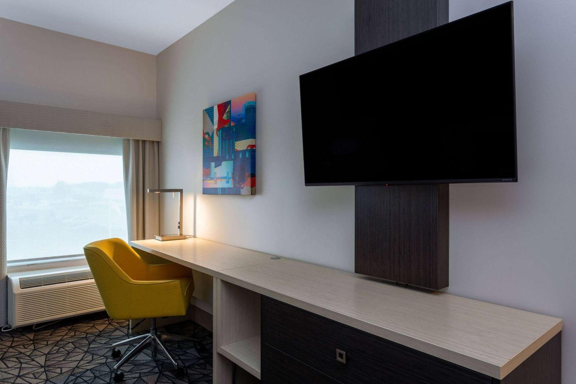 La Quinta Inn & Suites By Wyndham Shorewood Exterior foto
